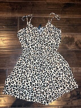 H&M Divided Leopard Print Romper Size 2 Animal Print V-Neck Adjustable Straps